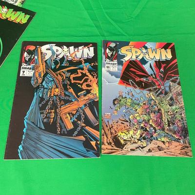 12 Spawn Comics plus DC Graphic Novels & Spawn Figurines (S2-SS)