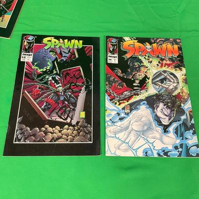 12 Spawn Comics plus DC Graphic Novels & Spawn Figurines (S2-SS)