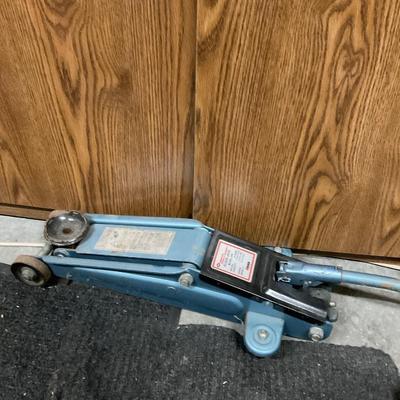 Good Floor Jack model 550.
