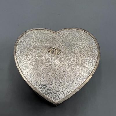 Small Heart Shaped Silver Tone Metal Jewelry Trinket Box