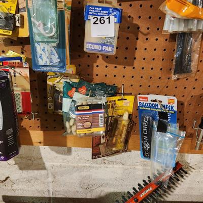 Workshop tools Peg Board Section Right Side Lot 261 WYSIWYG