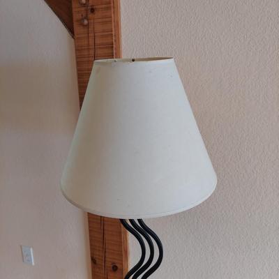 Wavy Iron Floor Lamp (LR-BBL)