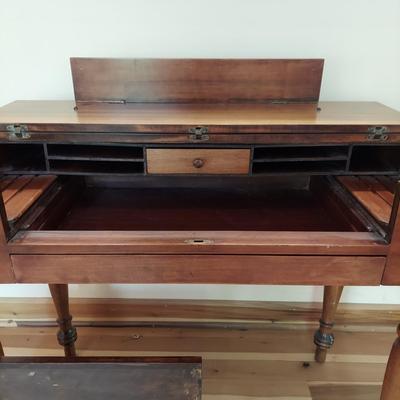 Vintage Writing Desk (LR-BBL)