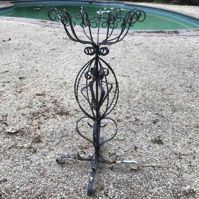 808 Vintage Metal Filigree Pedestal Plant Stand