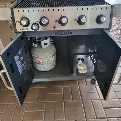 Broil King Baron Propane Gas Grill