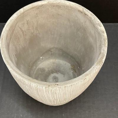 Fibered Concrete Textured Egg Planter