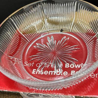 8 Piece Set of Glass Bowls