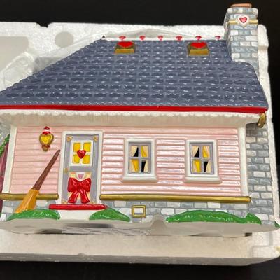 Department 56 Hearts and Blooms Cottage Snow Village