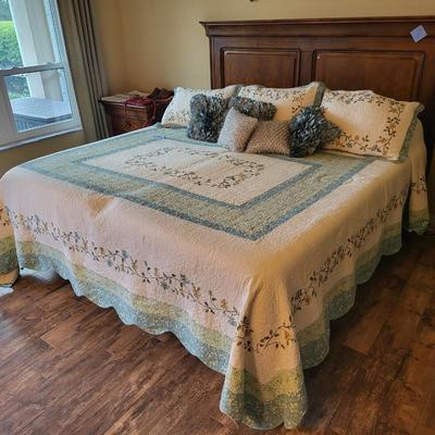 Split King I10 360 Smart Bed W/ Stanley Headboard and Linen