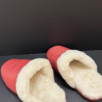 Vionic Insulated Slippers