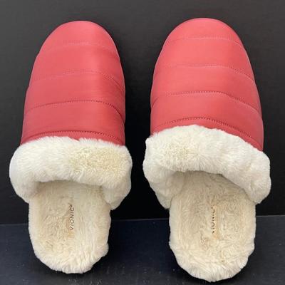Vionic Insulated Slippers