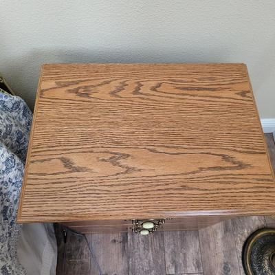 1 Bedside Cabinet