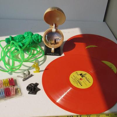 Lot 347: Toy Lot, Little Bean Sprout Jump Rope, Disney Records, Cracker Jack Toys, Tatooine Toy