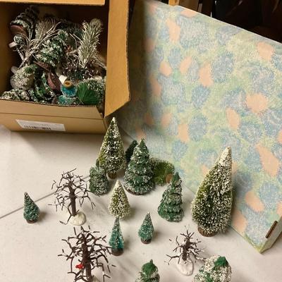 Lot Of Christmas Tree Decorations.