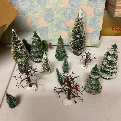 Lot Of Christmas Tree Decorations.
