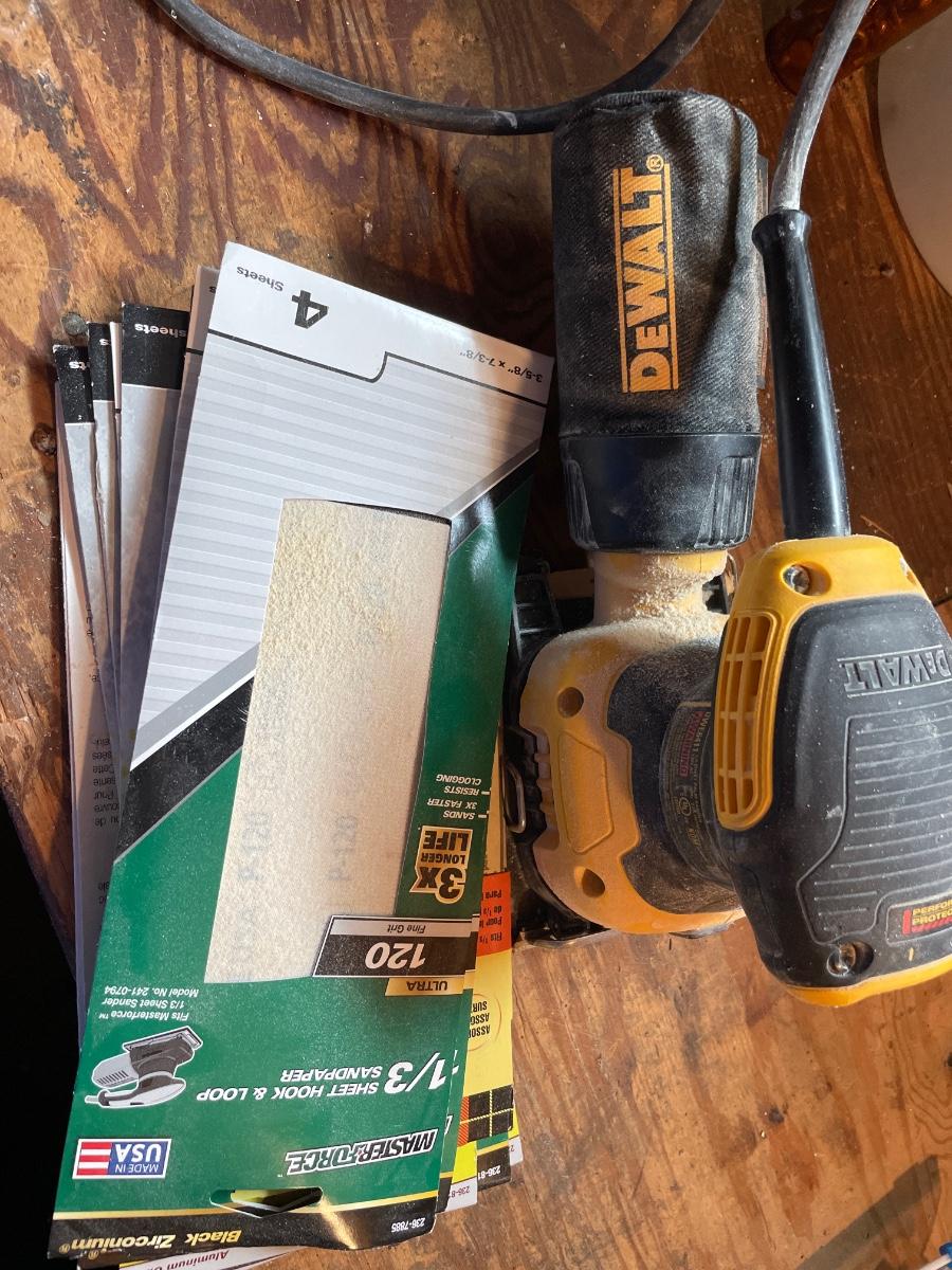 DeWalt Sander and sandpaper