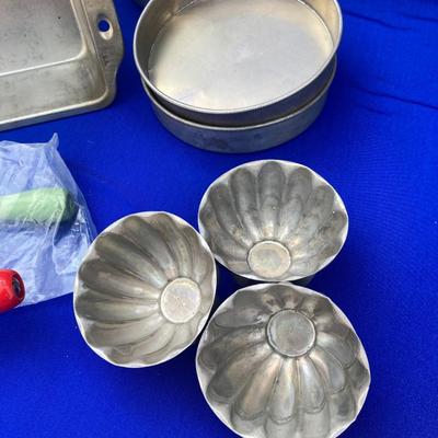 PAMPERED CHEF APPLE ðŸŽ PEELER, STOVE TOP COFFEE POT AND ALL SORTS. IF BABY BAKING PANS AND MORE
