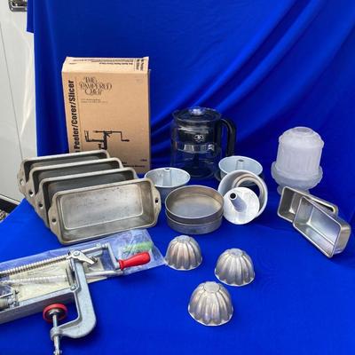 PAMPERED CHEF APPLE ðŸŽ PEELER, STOVE TOP COFFEE POT AND ALL SORTS. IF BABY BAKING PANS AND MORE