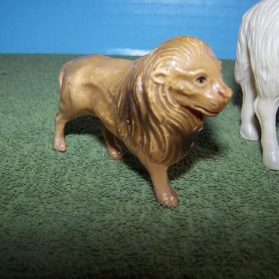 LOT 6 GREAT VINTAGE CELLULOID ANIMALS