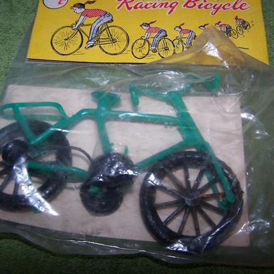 LOT 12 GREAT 1950/60S DIME STORE GOODIES BICYCLE