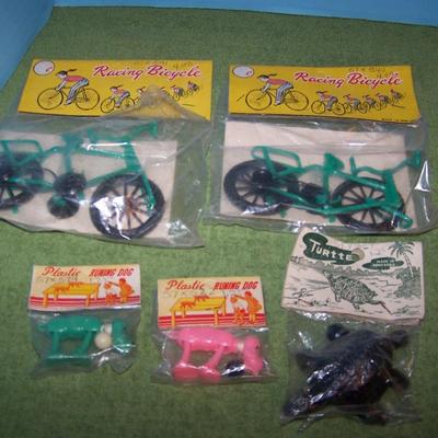 LOT 12 GREAT 1950/60S DIME STORE GOODIES BICYCLE