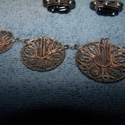 LOT 26 BEAUTIFUL VINTAGE MEXICAN SILVER JEWELRY