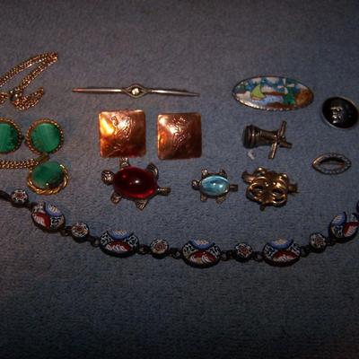 LOT 30 MORE WONDERFUL OLD JEWELRY