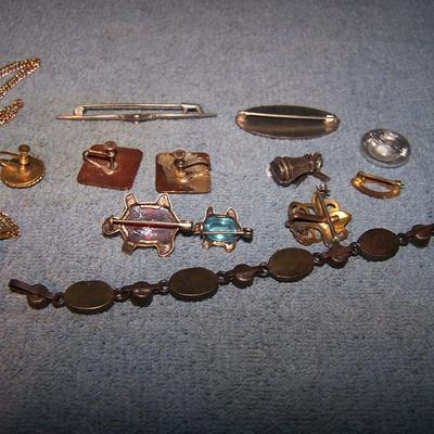 LOT 30 MORE WONDERFUL OLD JEWELRY