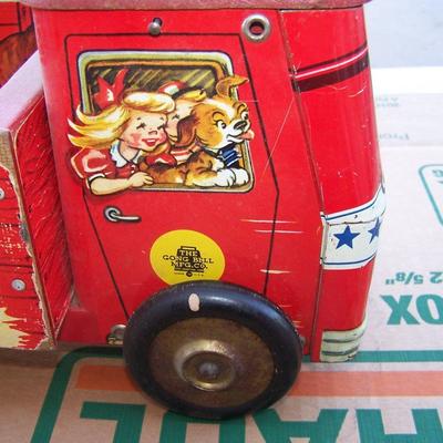 LOT 92 GREAT VINTAGE GONG BELL CATTLE TRUCK & 2 ANIMALS