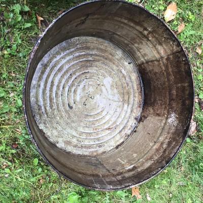823 Lot of Three Aluminum Wash Tubs