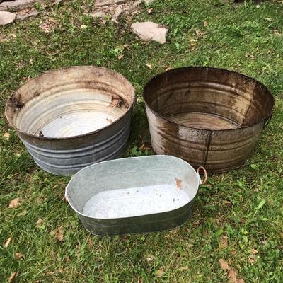 823 Lot of Three Aluminum Wash Tubs