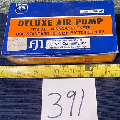 Vintage Deluxe Air Pump for minnow Bucket