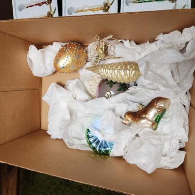 Box lot Christmas ornaments