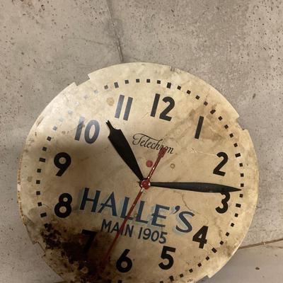 Halleâ€™s Main 1905 Telechrom Clock Face.