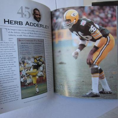 Lot 367: Footballs Greatest Players Hard Cover Book