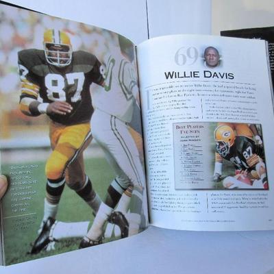 Lot 367: Footballs Greatest Players Hard Cover Book