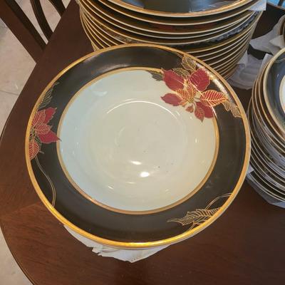 Mikasa China, L3467 Christmas Eve Lot