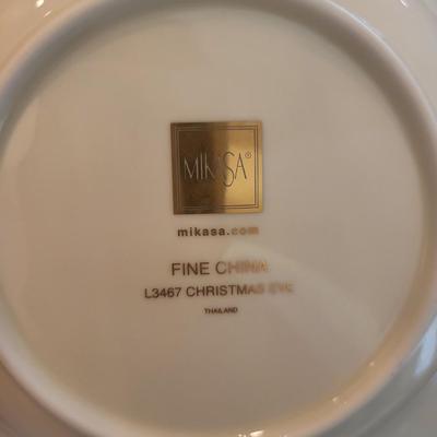 Mikasa China, L3467 Christmas Eve Lot