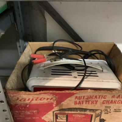 842 Dayton Automatic 12 volt Battery Charger