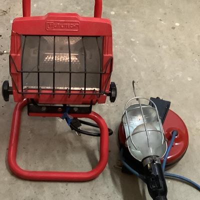 849 Utilitech 500 Watt Portable Work Light with Retractable Shop Light