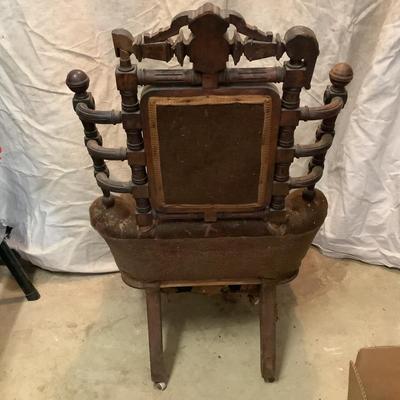 855 Antique Victorian Ornate Wooden Sitting Chair