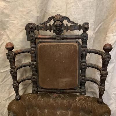 855 Antique Victorian Ornate Wooden Sitting Chair