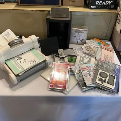 951 Sizzix Big Shot Plus with Accessories