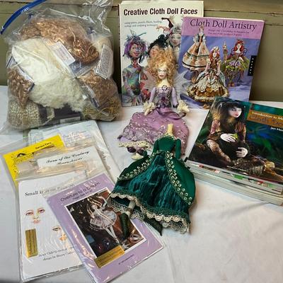 972 How to Make Cloth Doll Books and Supplies