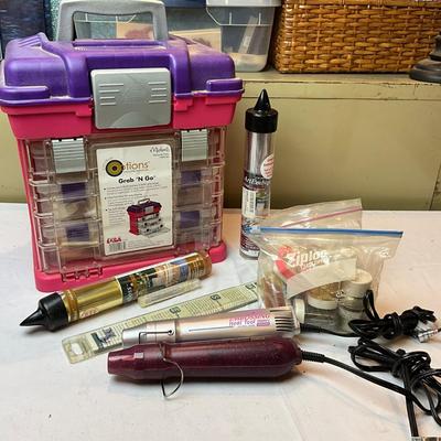 976 Large Embossing Lot with Case