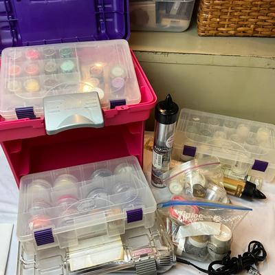 976 Large Embossing Lot with Case