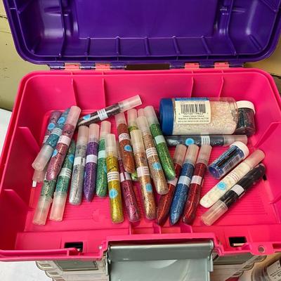 976 Large Embossing Lot with Case