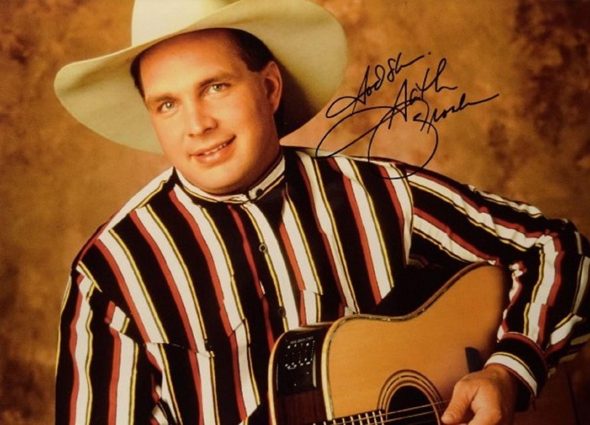 Garth Brooks signed photo