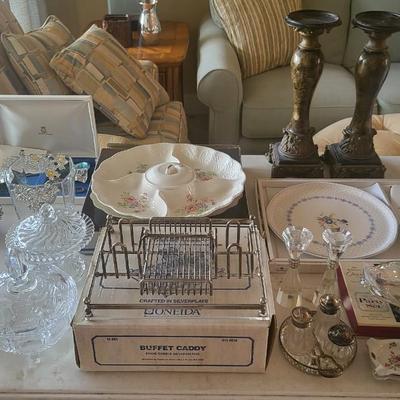 Buffet Caddy Lot