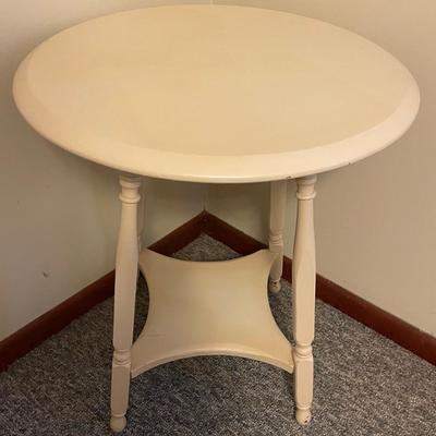 Vintage Round White Table w/splay legs and shelf